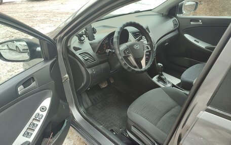 Hyundai Solaris II рестайлинг, 2015 год, 990 000 рублей, 10 фотография