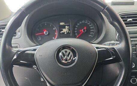 Volkswagen Polo VI (EU Market), 2017 год, 950 000 рублей, 4 фотография