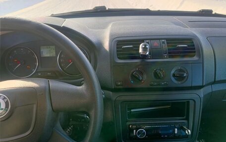 Skoda Fabia II, 2011 год, 600 000 рублей, 4 фотография