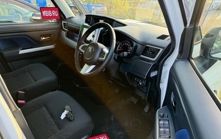 Toyota Roomy I, 2017 год, 1 350 000 рублей, 4 фотография