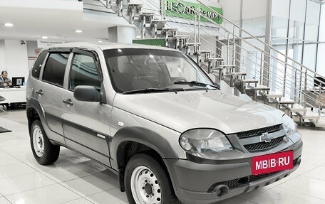 Chevrolet Niva I рестайлинг, 2019 год, 699 000 рублей, 3 фотография