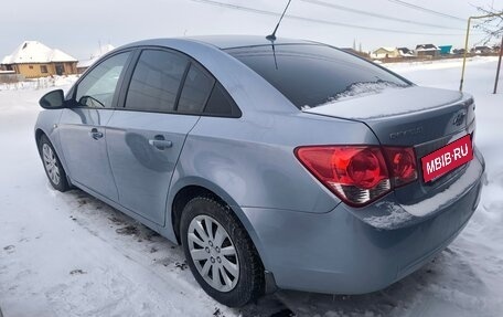 Chevrolet Cruze II, 2011 год, 670 000 рублей, 3 фотография