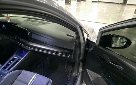 Volkswagen Golf VIII, 2021 год, 2 990 000 рублей, 33 фотография