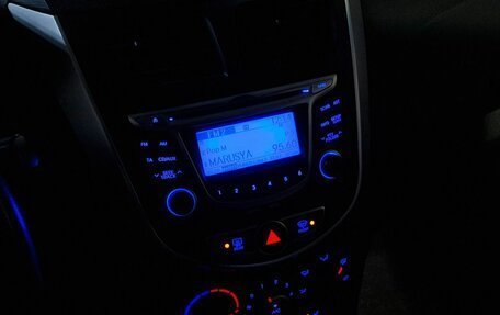 Hyundai Solaris II рестайлинг, 2011 год, 819 000 рублей, 3 фотография