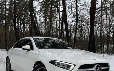 Mercedes-Benz A-Класс, 2019 год, 2 150 000 рублей, 1 фотография