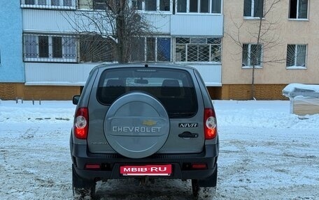 Chevrolet Niva I рестайлинг, 2016 год, 670 000 рублей, 5 фотография