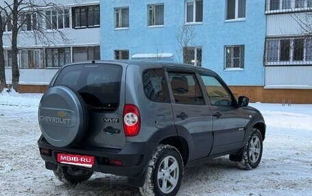 Chevrolet Niva I рестайлинг, 2016 год, 670 000 рублей, 4 фотография