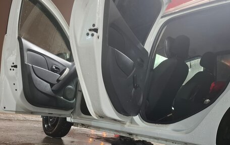 Renault Logan II, 2019 год, 1 200 000 рублей, 5 фотография