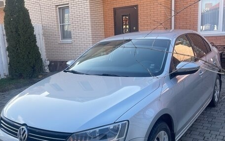 Volkswagen Jetta VI, 2013 год, 1 345 000 рублей, 2 фотография