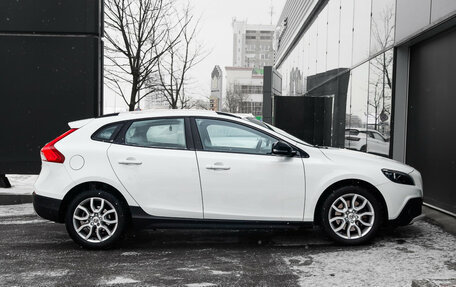 Volvo V40 Cross Country I, 2017 год, 2 099 000 рублей, 4 фотография