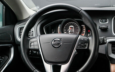 Volvo V40 Cross Country I, 2017 год, 2 099 000 рублей, 13 фотография