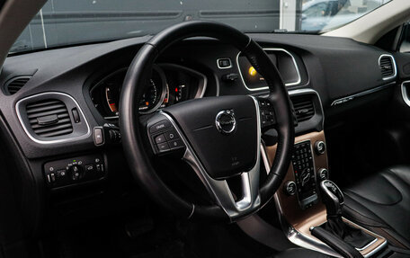 Volvo V40 Cross Country I, 2017 год, 2 099 000 рублей, 14 фотография