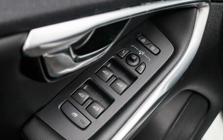 Volvo V40 Cross Country I, 2017 год, 2 099 000 рублей, 16 фотография