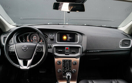 Volvo V40 Cross Country I, 2017 год, 2 099 000 рублей, 11 фотография