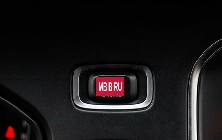 Volvo V40 Cross Country I, 2017 год, 2 099 000 рублей, 21 фотография