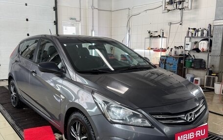 Hyundai Solaris II рестайлинг, 2015 год, 1 060 000 рублей, 3 фотография