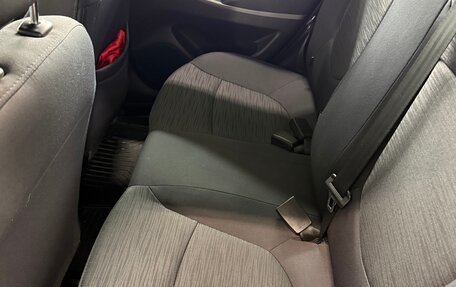 Hyundai Solaris II рестайлинг, 2015 год, 1 060 000 рублей, 13 фотография