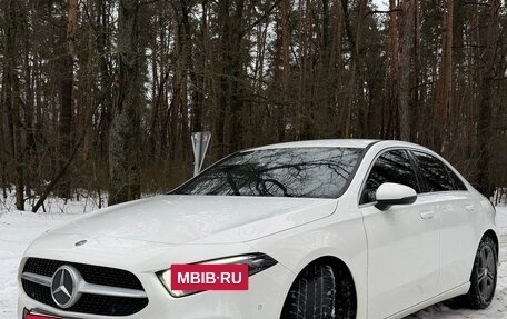 Mercedes-Benz A-Класс, 2019 год, 2 150 000 рублей, 3 фотография