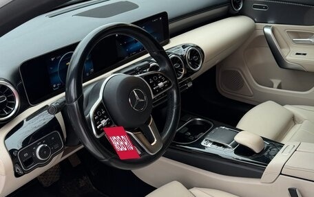 Mercedes-Benz A-Класс, 2019 год, 2 150 000 рублей, 20 фотография