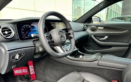 Mercedes-Benz E-Класс, 2022 год, 5 990 000 рублей, 9 фотография