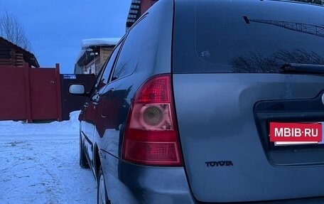 Toyota Corolla, 2004 год, 550 000 рублей, 5 фотография