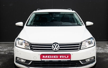 Volkswagen Passat B7, 2013 год, 1 690 000 рублей, 2 фотография