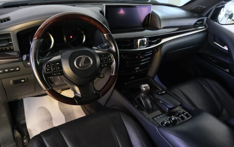 Lexus LX III, 2017 год, 8 599 000 рублей, 13 фотография