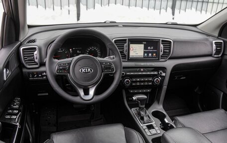 KIA Sportage IV рестайлинг, 2017 год, 2 290 000 рублей, 6 фотография