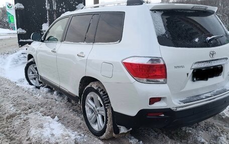 Toyota Highlander III, 2013 год, 2 200 000 рублей, 4 фотография