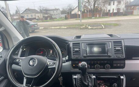 Volkswagen Multivan T6 рестайлинг, 2017 год, 4 200 000 рублей, 5 фотография