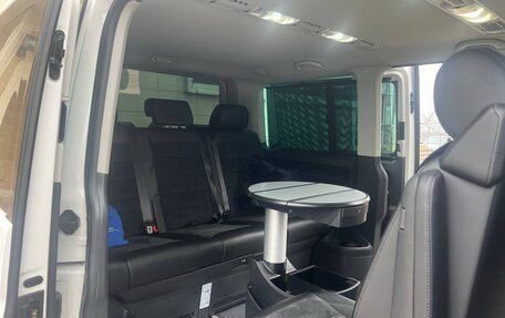 Volkswagen Multivan T6 рестайлинг, 2017 год, 4 200 000 рублей, 11 фотография