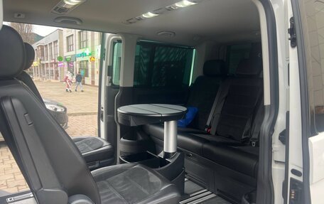 Volkswagen Multivan T6 рестайлинг, 2017 год, 4 200 000 рублей, 10 фотография