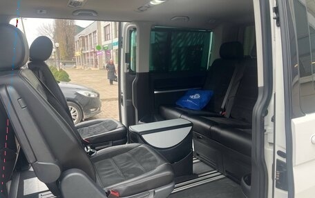 Volkswagen Multivan T6 рестайлинг, 2017 год, 4 200 000 рублей, 8 фотография