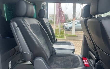 Volkswagen Multivan T6 рестайлинг, 2017 год, 4 200 000 рублей, 6 фотография