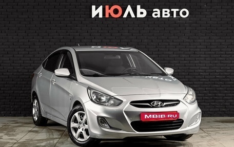 Hyundai Solaris II рестайлинг, 2013 год, 800 000 рублей, 3 фотография