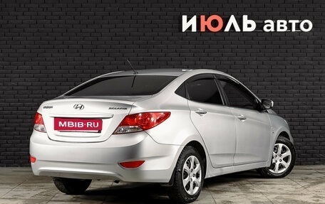 Hyundai Solaris II рестайлинг, 2013 год, 800 000 рублей, 4 фотография
