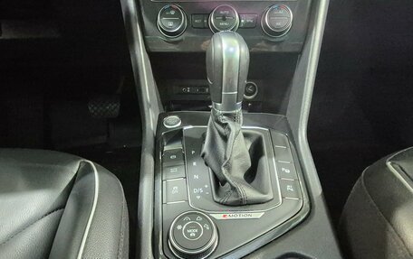 Volkswagen Tiguan II, 2017 год, 2 623 529 рублей, 14 фотография