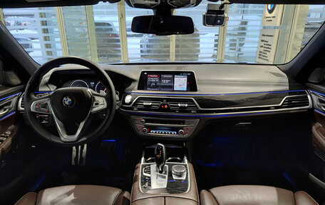 BMW 7 серия, 2018 год, 3 950 000 рублей, 18 фотография