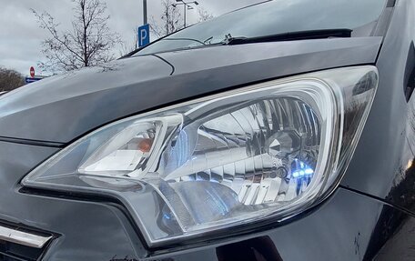 Toyota Ractis II, 2011 год, 980 000 рублей, 10 фотография