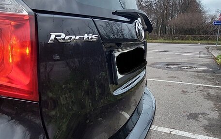 Toyota Ractis II, 2011 год, 980 000 рублей, 7 фотография