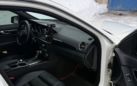 Mercedes-Benz C-Класс, 2011 год, 1 980 000 рублей, 21 фотография