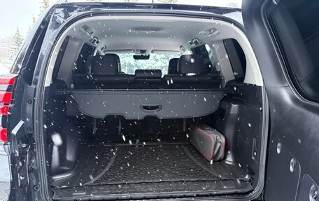 Toyota Land Cruiser Prado 150 рестайлинг 2, 2018 год, 5 150 000 рублей, 24 фотография