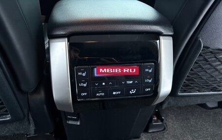 Toyota Land Cruiser Prado 150 рестайлинг 2, 2018 год, 5 150 000 рублей, 26 фотография