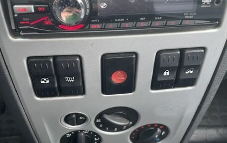 Renault Logan I, 2006 год, 120 000 рублей, 6 фотография