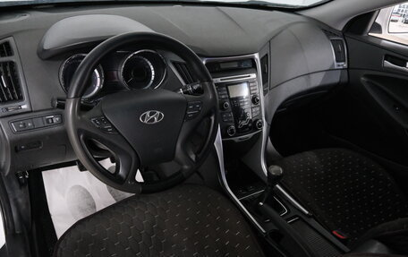 Hyundai Sonata VI, 2012 год, 779 000 рублей, 11 фотография