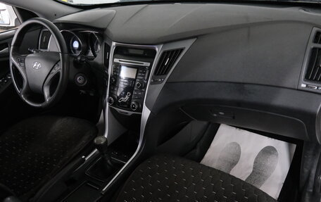 Hyundai Sonata VI, 2012 год, 779 000 рублей, 18 фотография