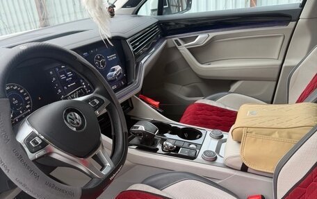 Volkswagen Touareg III, 2020 год, 4 800 000 рублей, 2 фотография