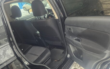 Mitsubishi Outlander III рестайлинг 3, 2017 год, 1 050 000 рублей, 4 фотография