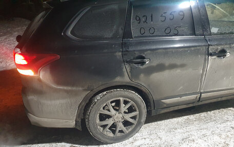 Mitsubishi Outlander III рестайлинг 3, 2017 год, 1 050 000 рублей, 10 фотография