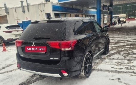 Mitsubishi Outlander III рестайлинг 3, 2017 год, 1 050 000 рублей, 6 фотография